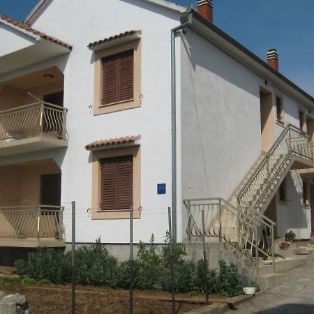 Apartmani Petra Pakoštane Zewnętrze zdjęcie