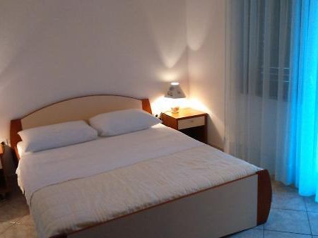 Apartmani Petra Pakoštane Zewnętrze zdjęcie